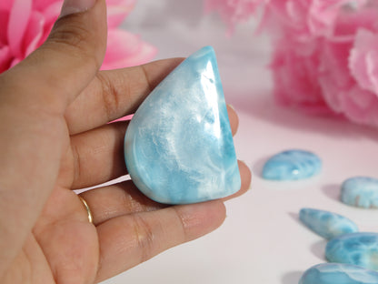 Larimar Stone, Manu