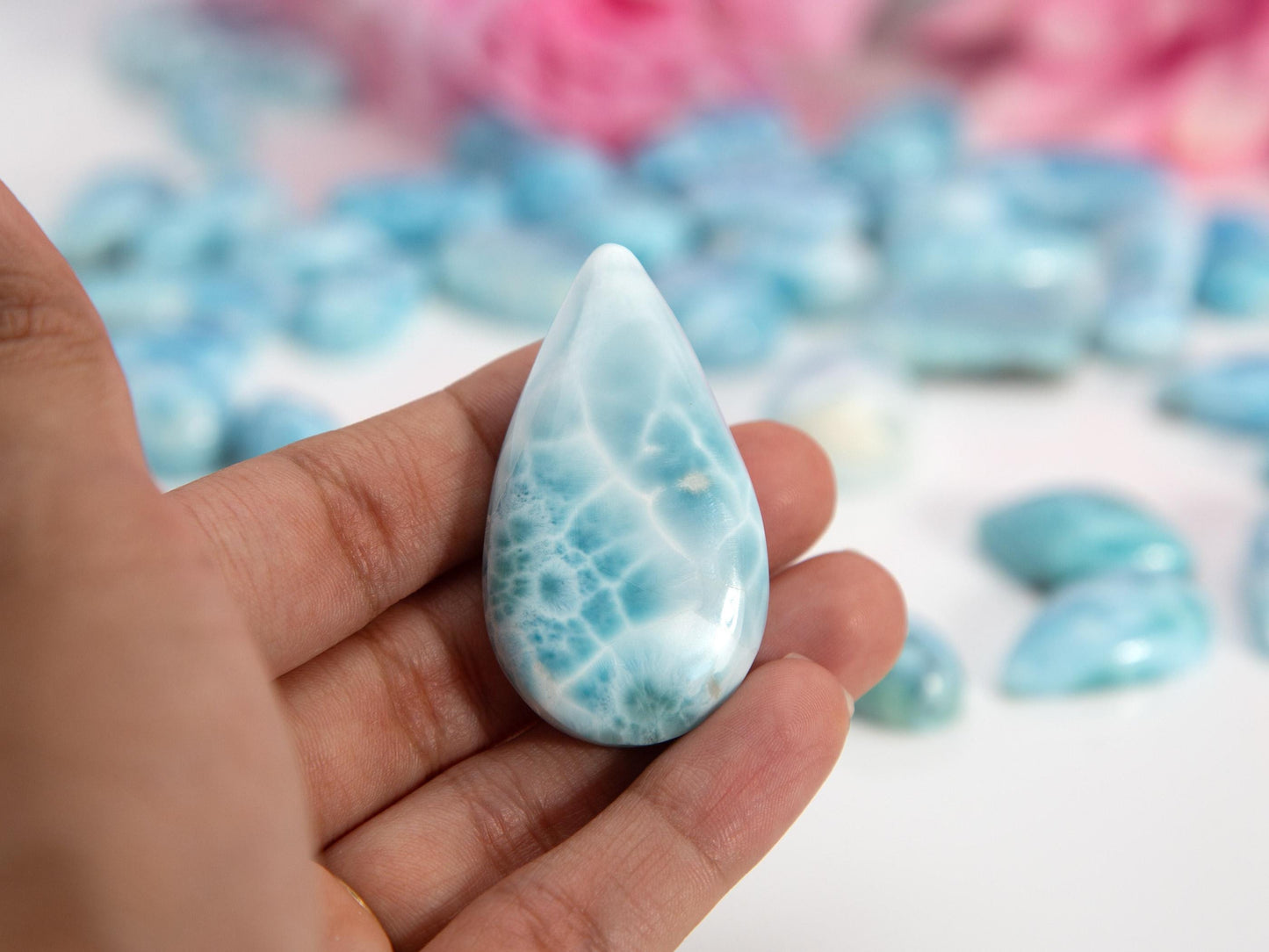 Larimar Palm Stone, Regina