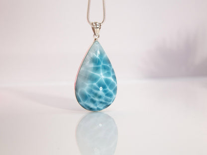 Larimar Pendant, Lima