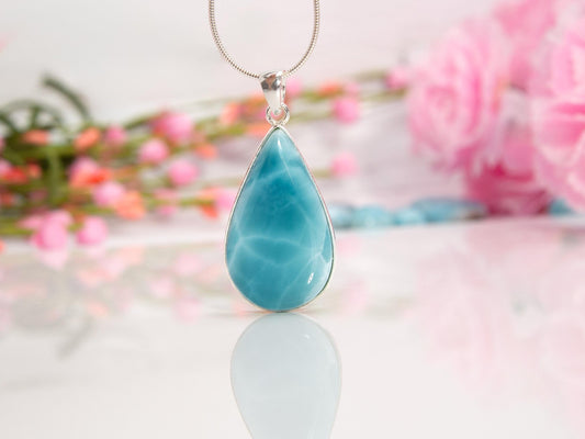 Larimar Pendant, Martina