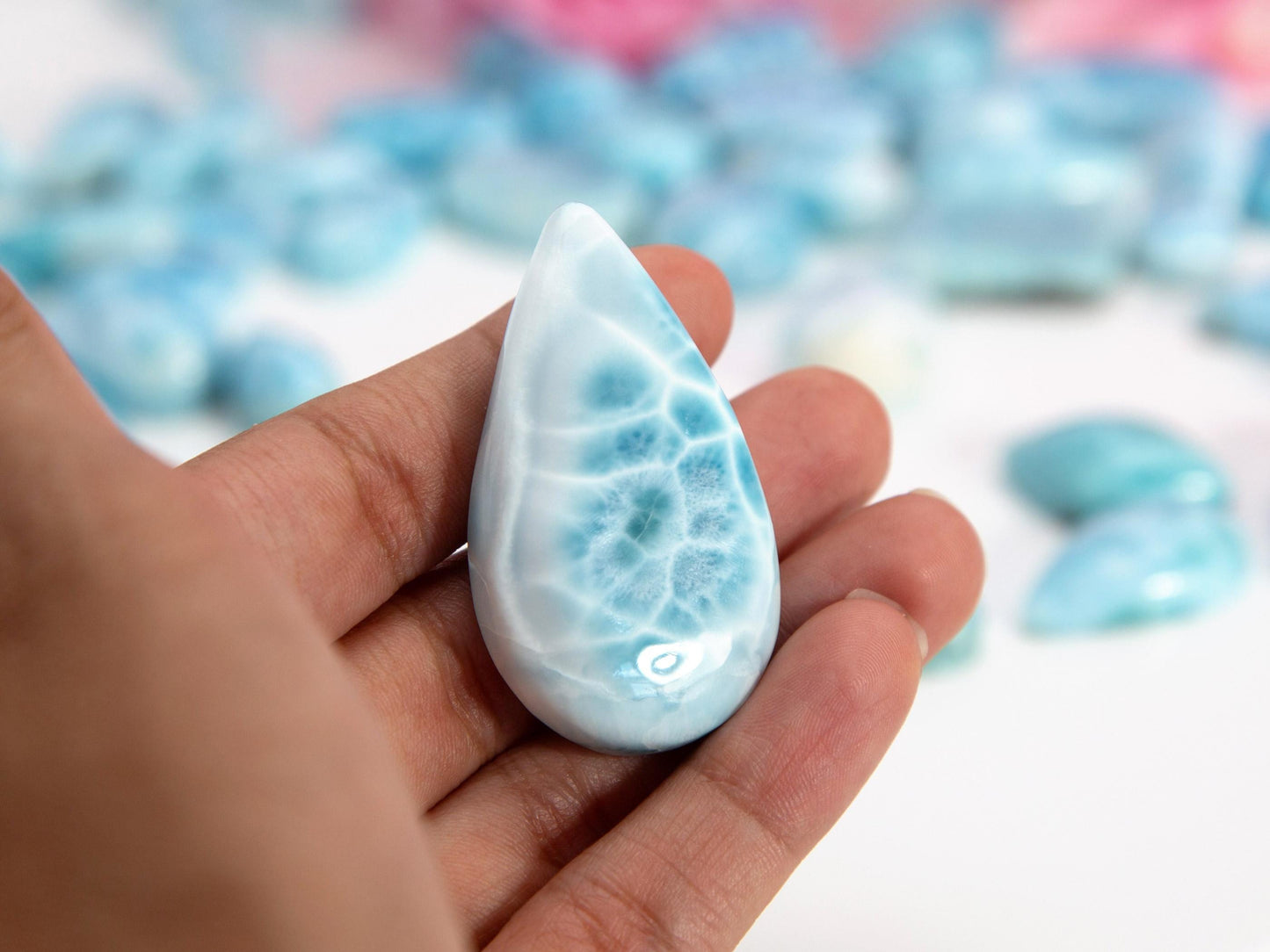 Larimar Palm Stone, Regina