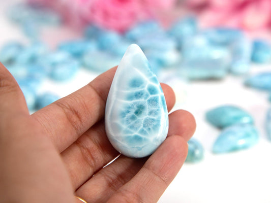 Larimar Palm Stone, Regina